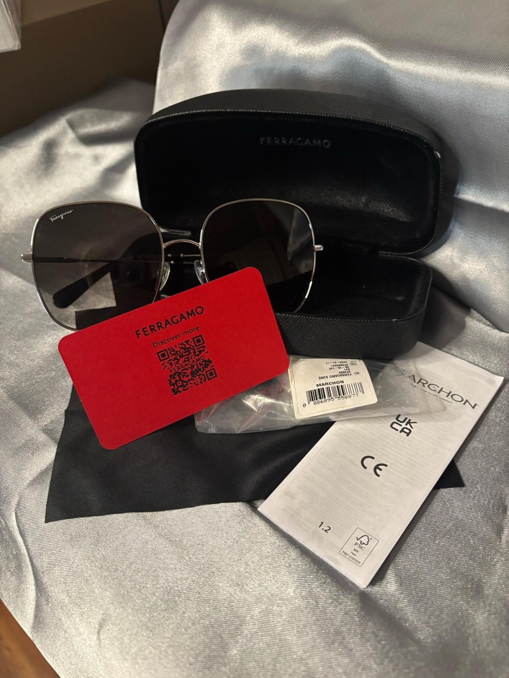 BRAND NEW ! COMPLETE SET !Salvatore Ferragamo 
Sunglasses